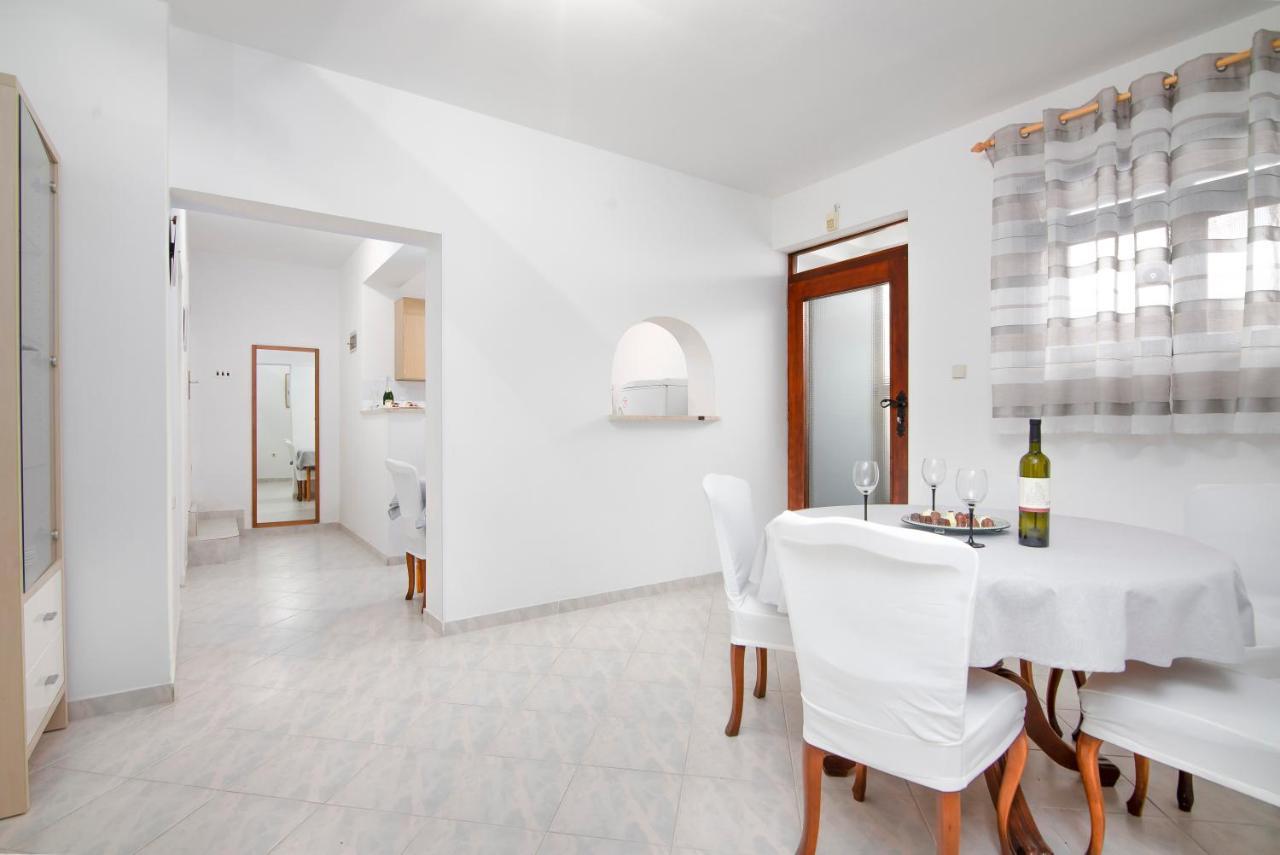 Apartment Palma Pula Exterior photo